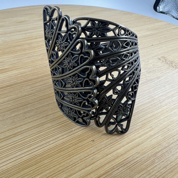 Vintage Hinged Clamp Bracelet Heart Floral Filigree Brass Feminine Bohemian - Picture 2 of 7